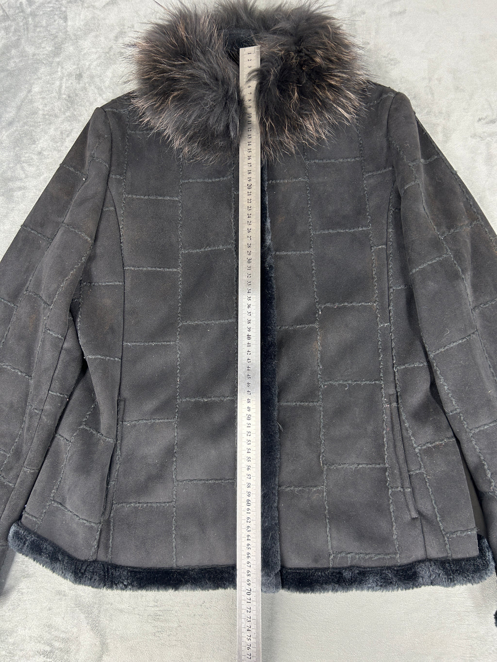 Giacca in montone grigia con collo in pelliccia vintage – Donna Taglia M