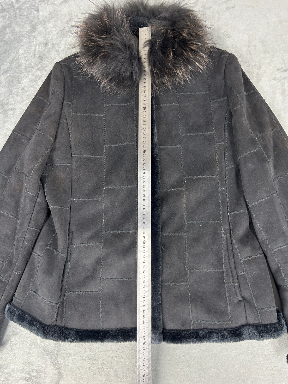 Giacca in montone grigia con collo in pelliccia vintage – Donna Taglia M