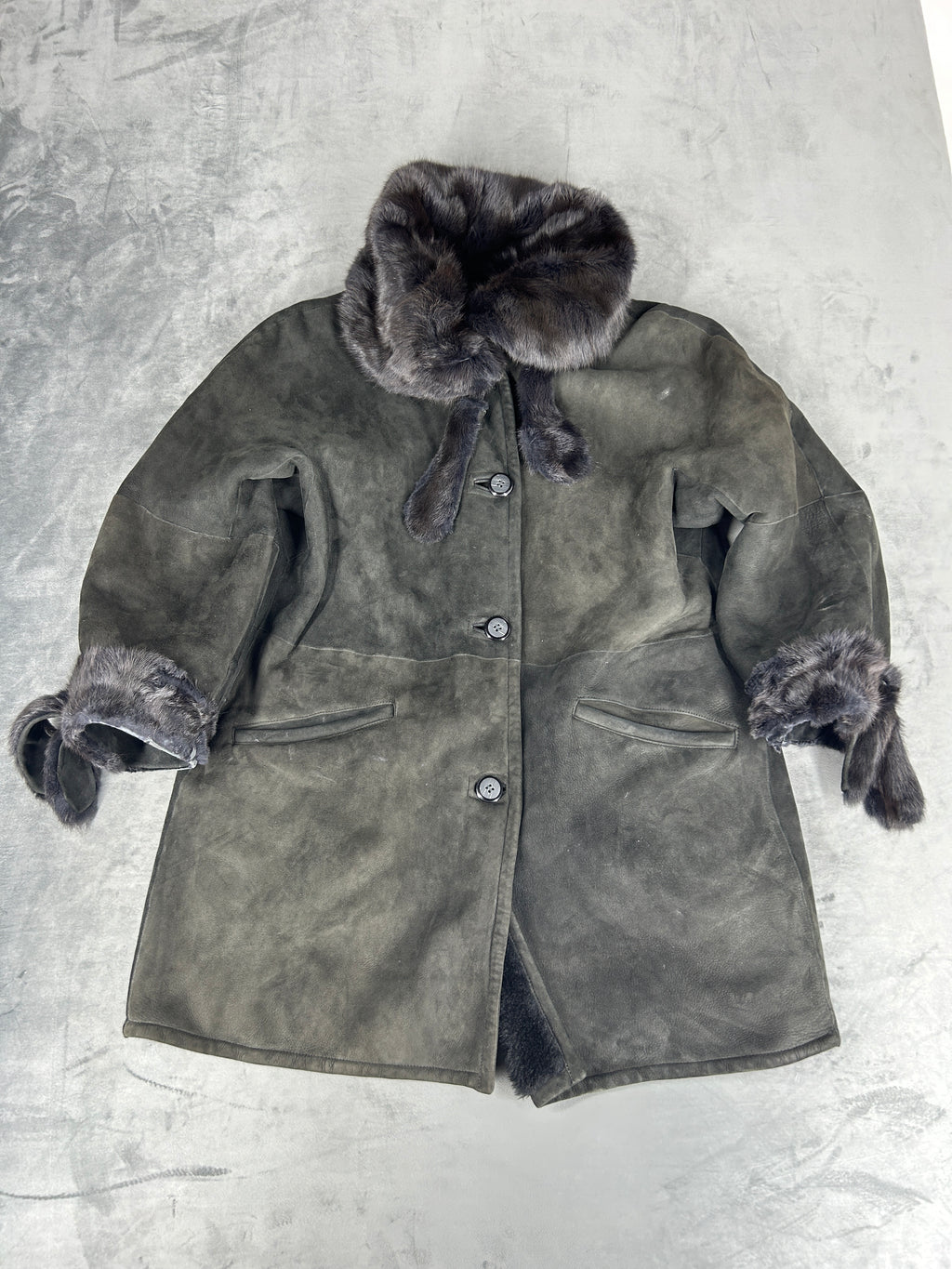 Cappotto in montone grigio con collo in pelliccia vintage – Donna Taglia M