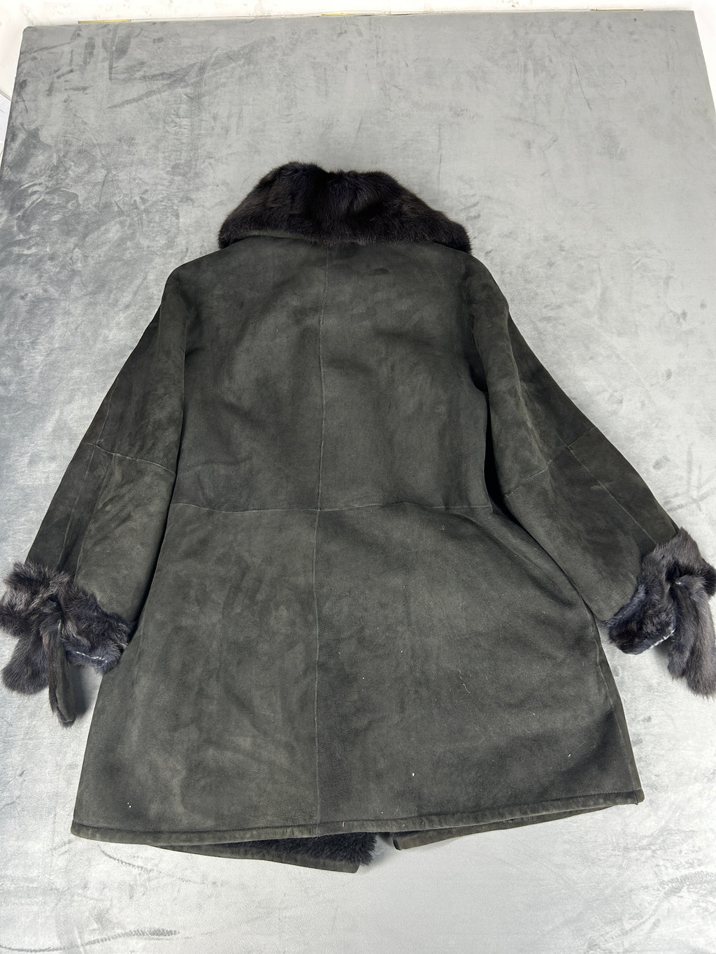 Cappotto in montone grigio con collo in pelliccia vintage – Donna Taglia M
