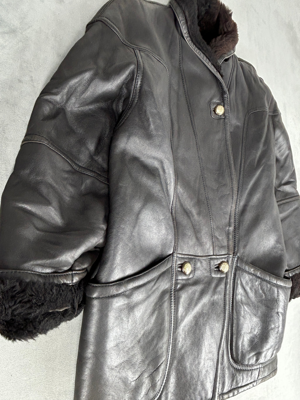 Cappotto in pelle e montone marrone scuro vintage – Donna Taglia M