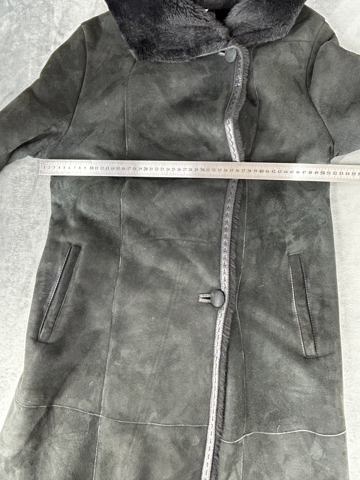 Cappotto in montone nero vintage – Donna Taglia M