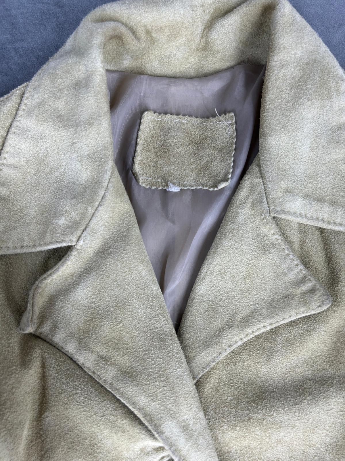 Giacca in pelle scamosciata beige con cintura vintage – Donna Taglia L
