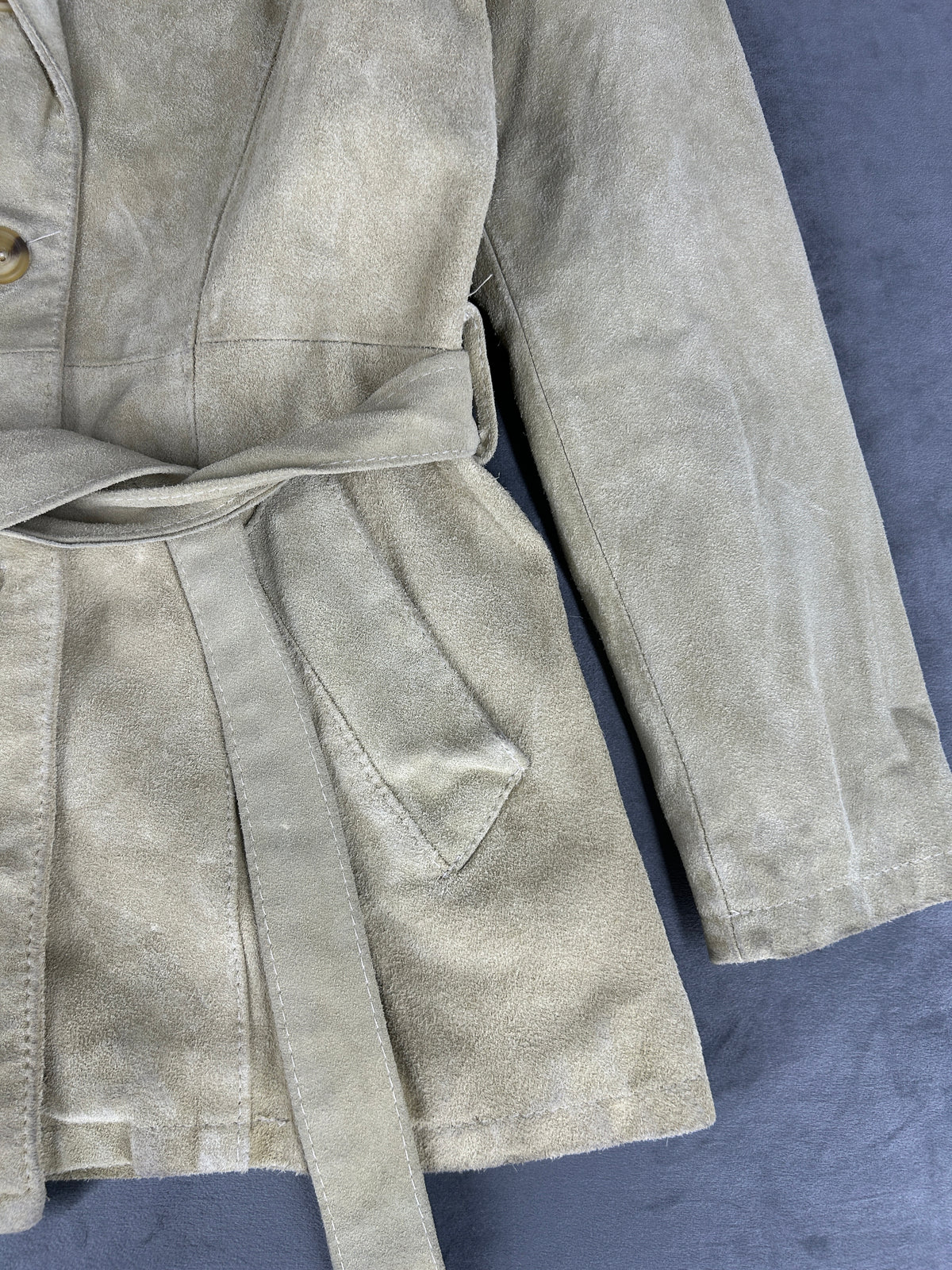 Giacca in pelle scamosciata beige con cintura vintage – Donna Taglia L