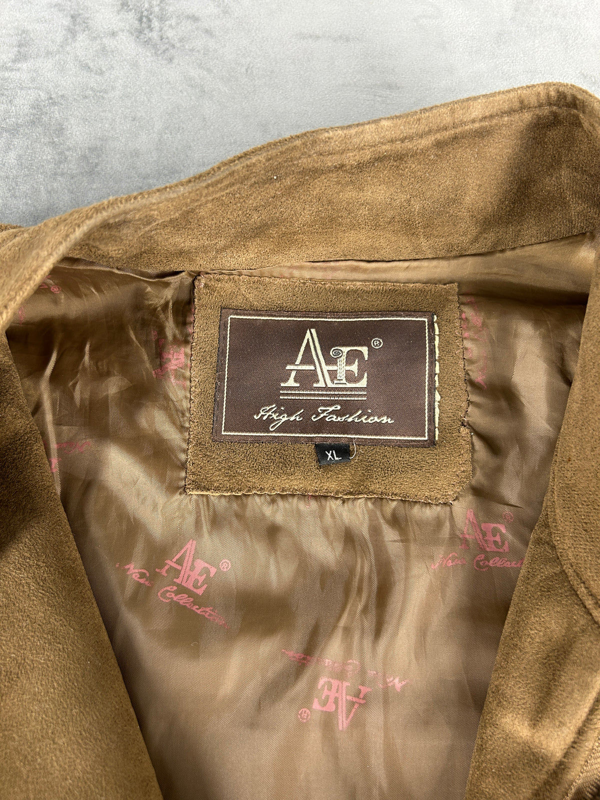 Giacca in pelle scamosciata cammello con zip vintage – Uomo Taglia L