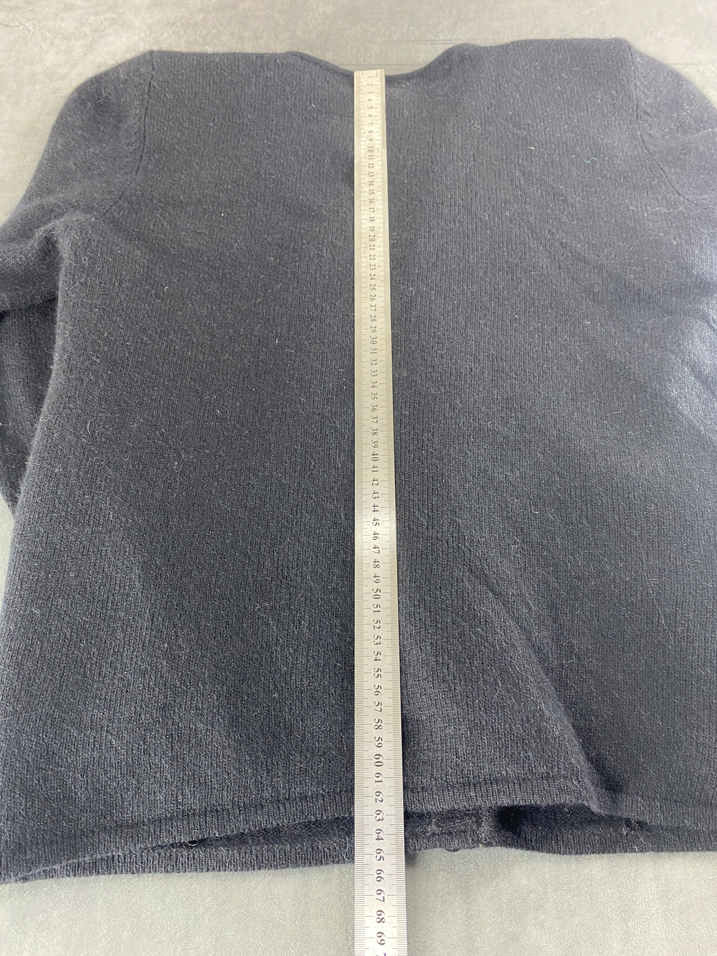 Cardigan in maglia grigio con ricami vintage – Donna Taglia M
