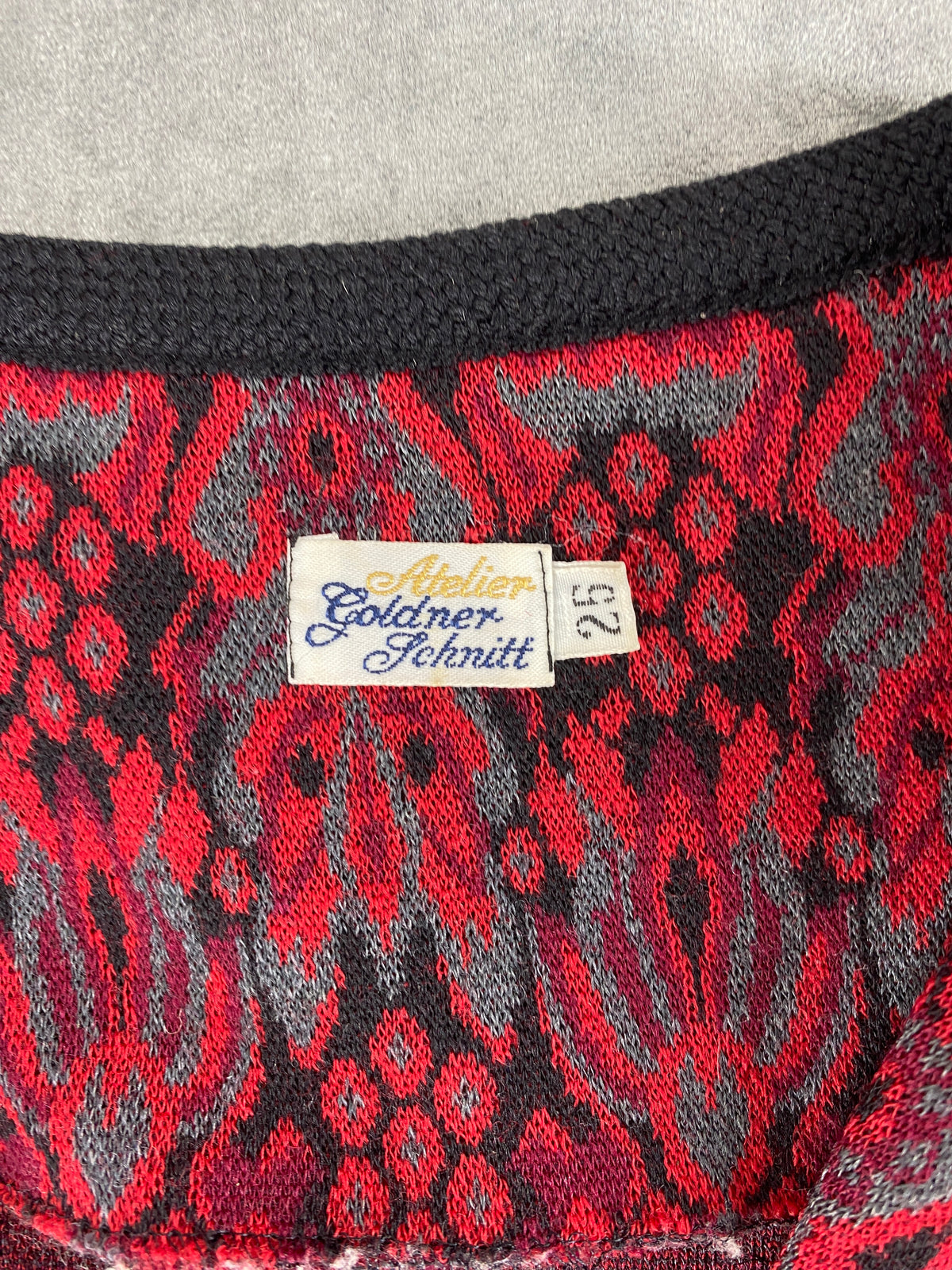 Giacca in maglia jacquard rossa e nera vintage – Donna Taglia XL (IT 46)