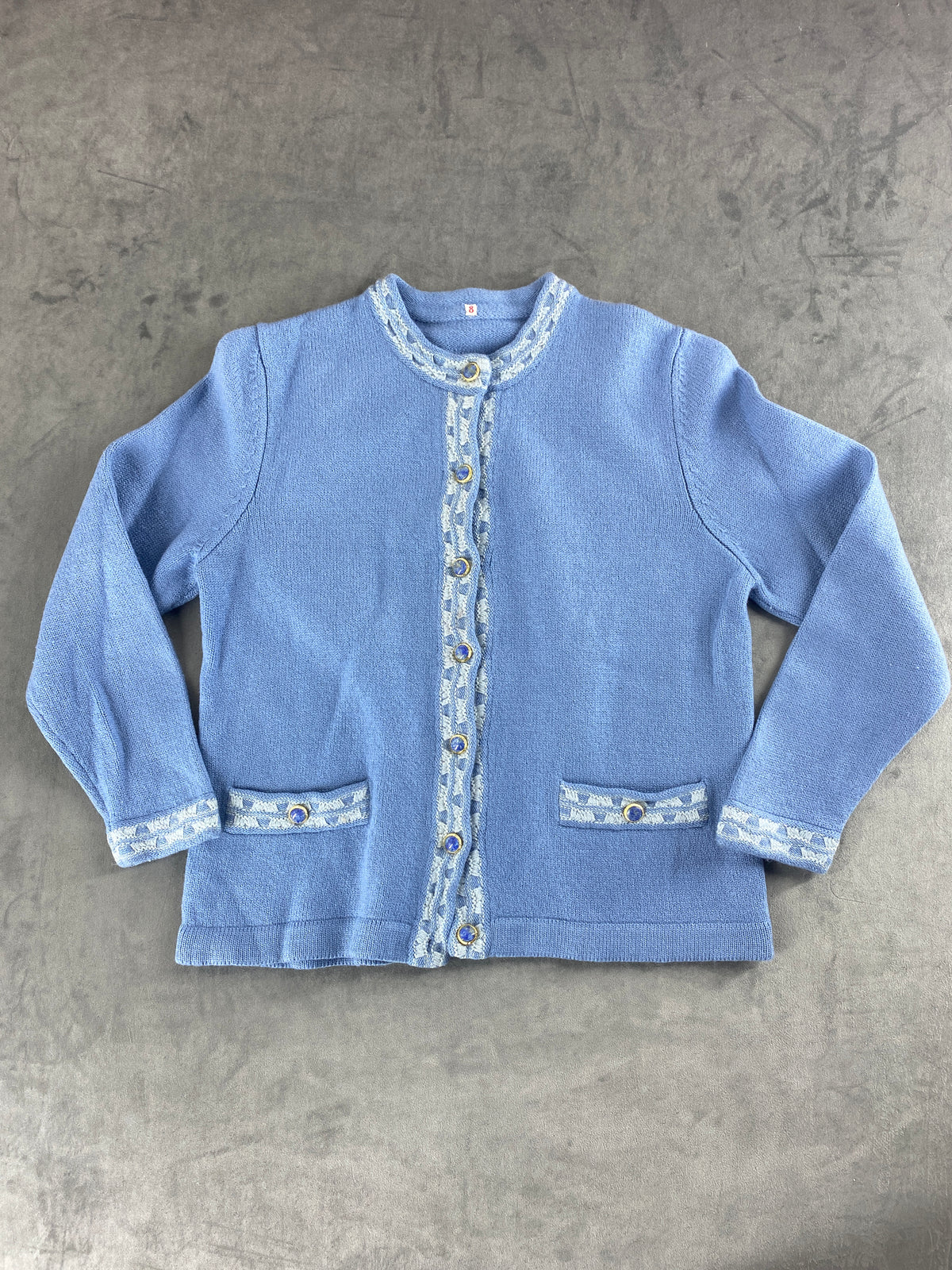 Cardigan azzurro con profili jacquard e bottoni gioiello vintage – Donna Taglia L (IT 44)