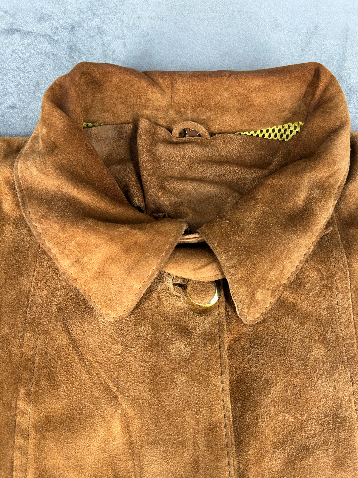 Cappottino in camoscio cuoio con bottoni dorati vintage – Donna Taglia L (IT 44)