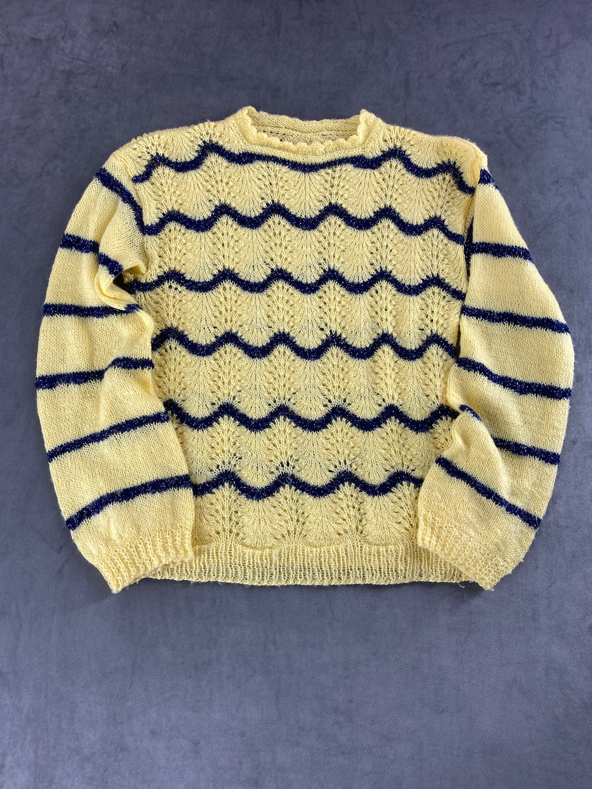 Maglione giallo con onde blu traforato vintage – Donna Taglia M (IT 42)