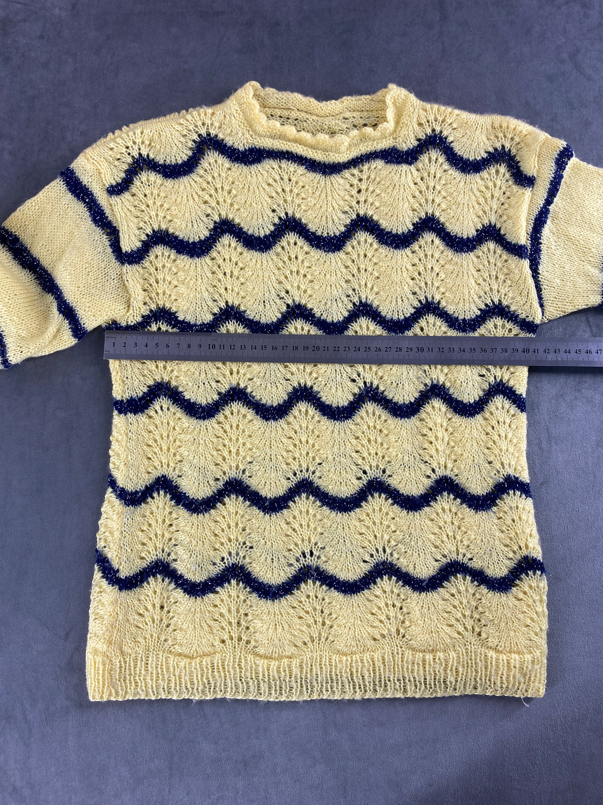Maglione giallo con onde blu traforato vintage – Donna Taglia M (IT 42)