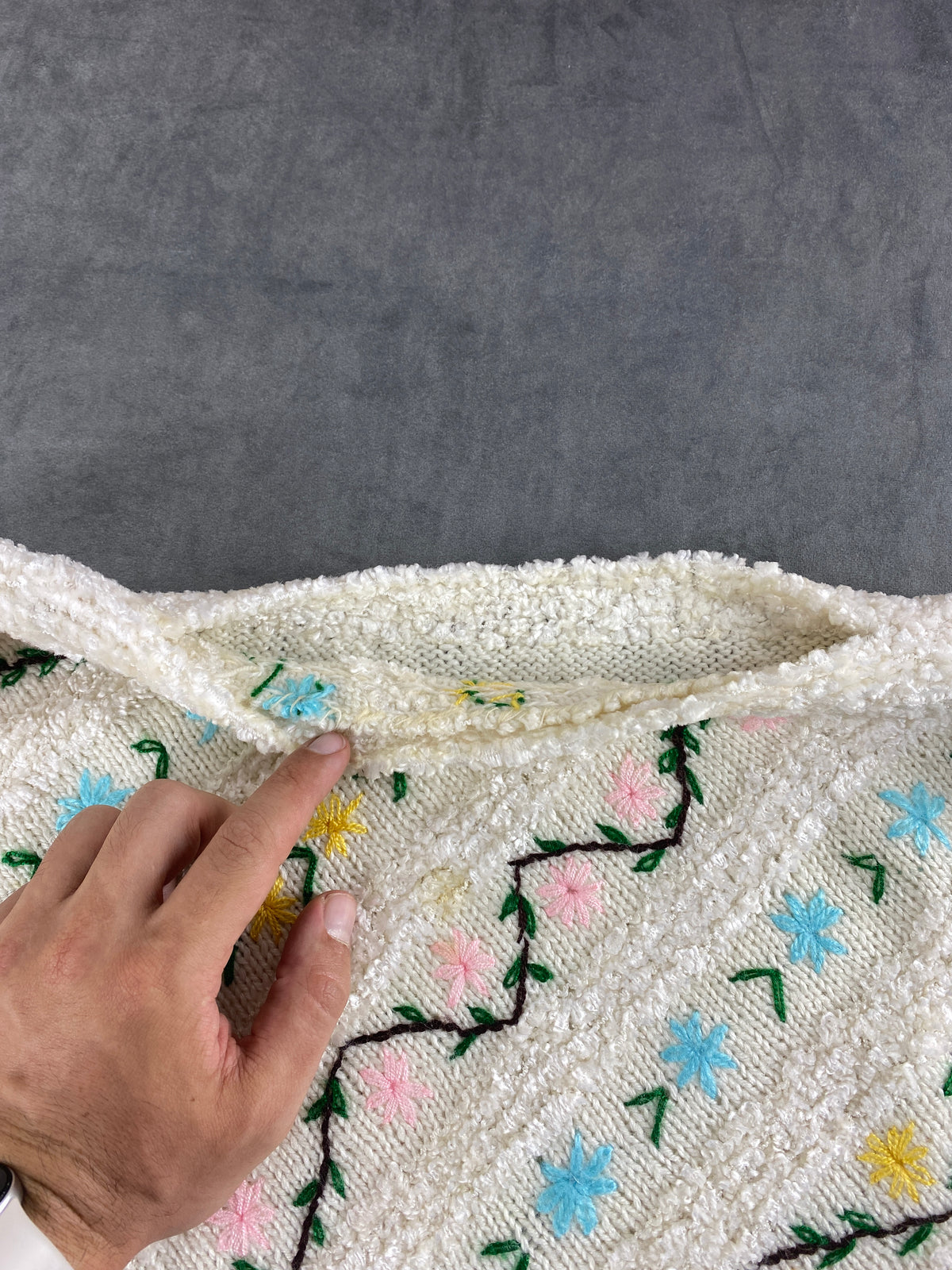 Maglione panna con ricami floreali a mano vintage – Donna Taglia L (IT 44)