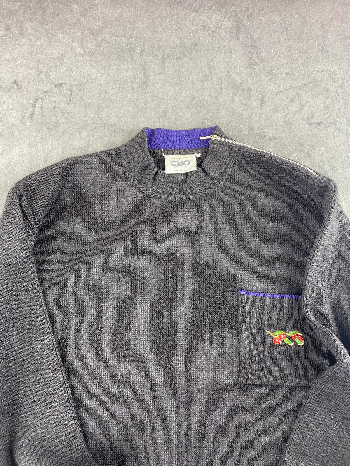 Maglione antracite con taschino ricamato Ciao vintage – Donna Taglia L (IT 44)