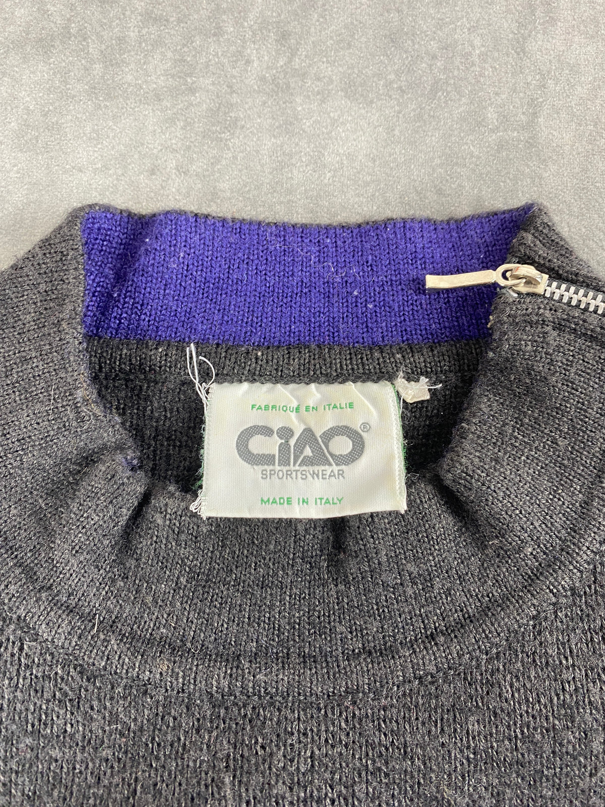 Maglione antracite con taschino ricamato Ciao vintage – Donna Taglia L (IT 44)