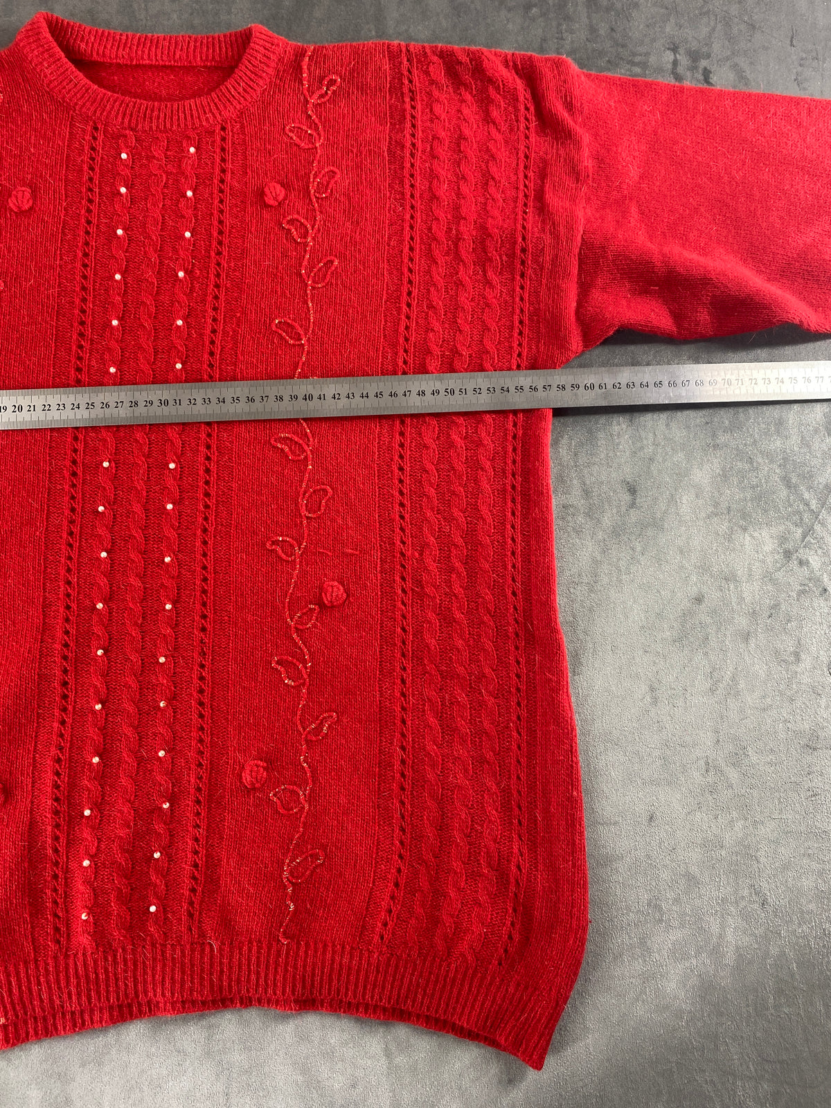 Maglione rosso traforato con ricami floreali vintage – Donna Taglia L (IT 44)