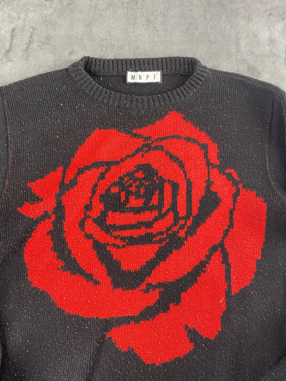 Maglione nero con rosa rossa jacquard vintage – Donna Taglia L (IT 44)