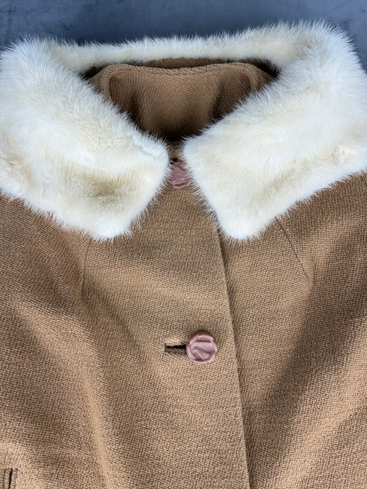 Cappotto cammello con collo in pelliccia Julius Garfinckel vintage – Donna Taglia M