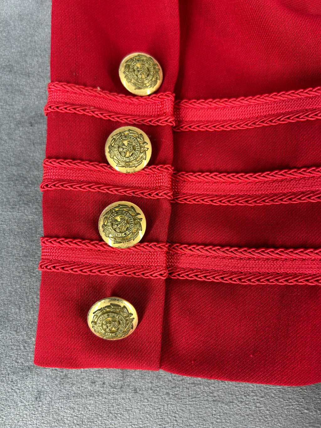 Abito blazer rosso con bottoni gioiello Betty Barclay vintage – Donna Taglia M