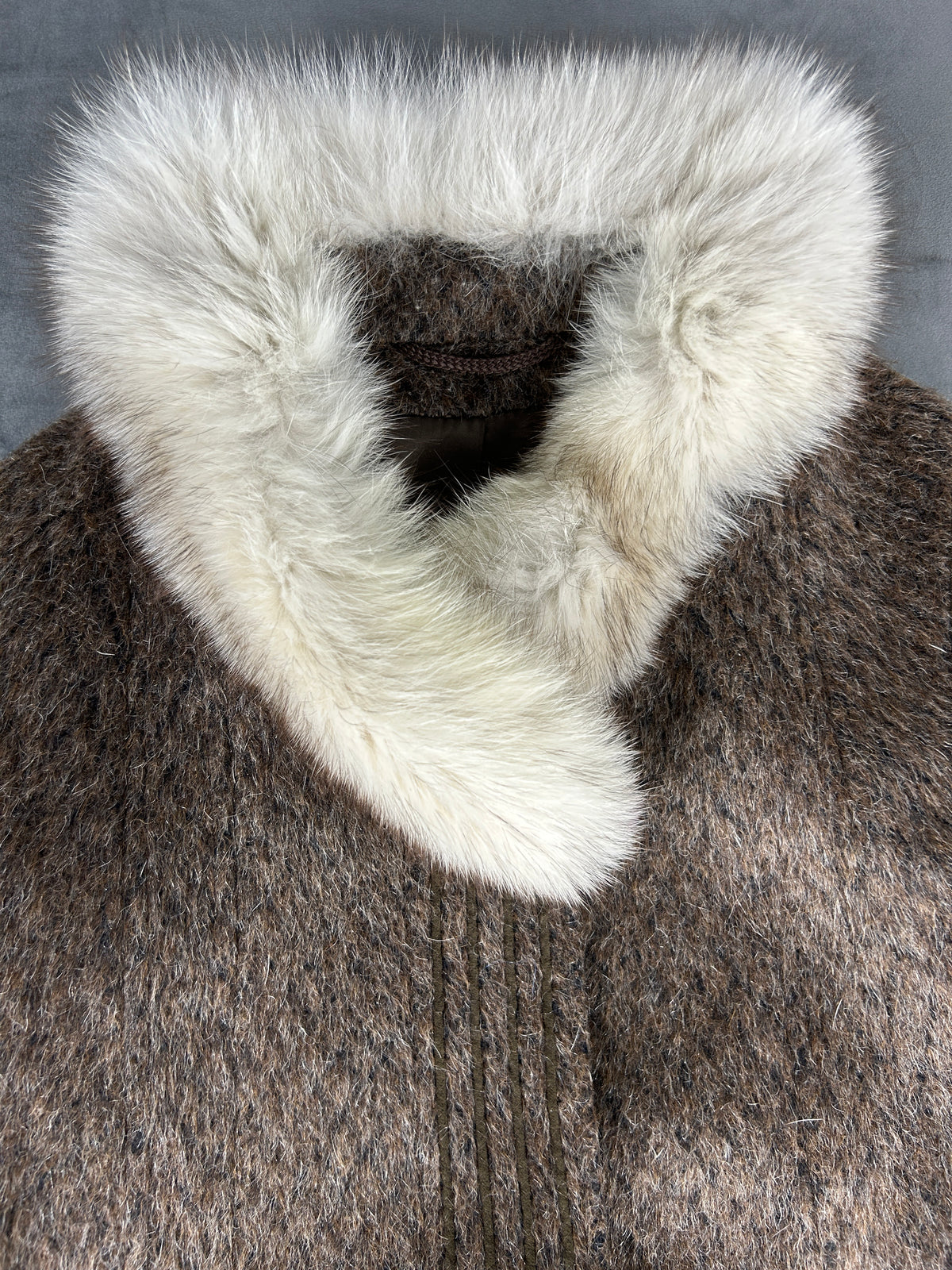 Cappotto lungo marrone con collo in pelliccia vintage – Donna Taglia L