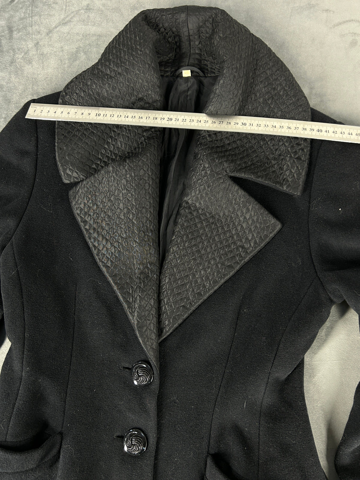 Cappotto nero con collo trapuntato vintage – Donna Taglia M (IT 42)