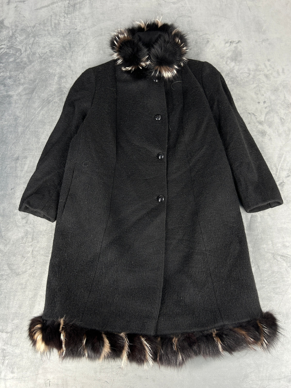 Cappotto nero con bordi in pelliccia Woessner vintage – Donna Taglia M