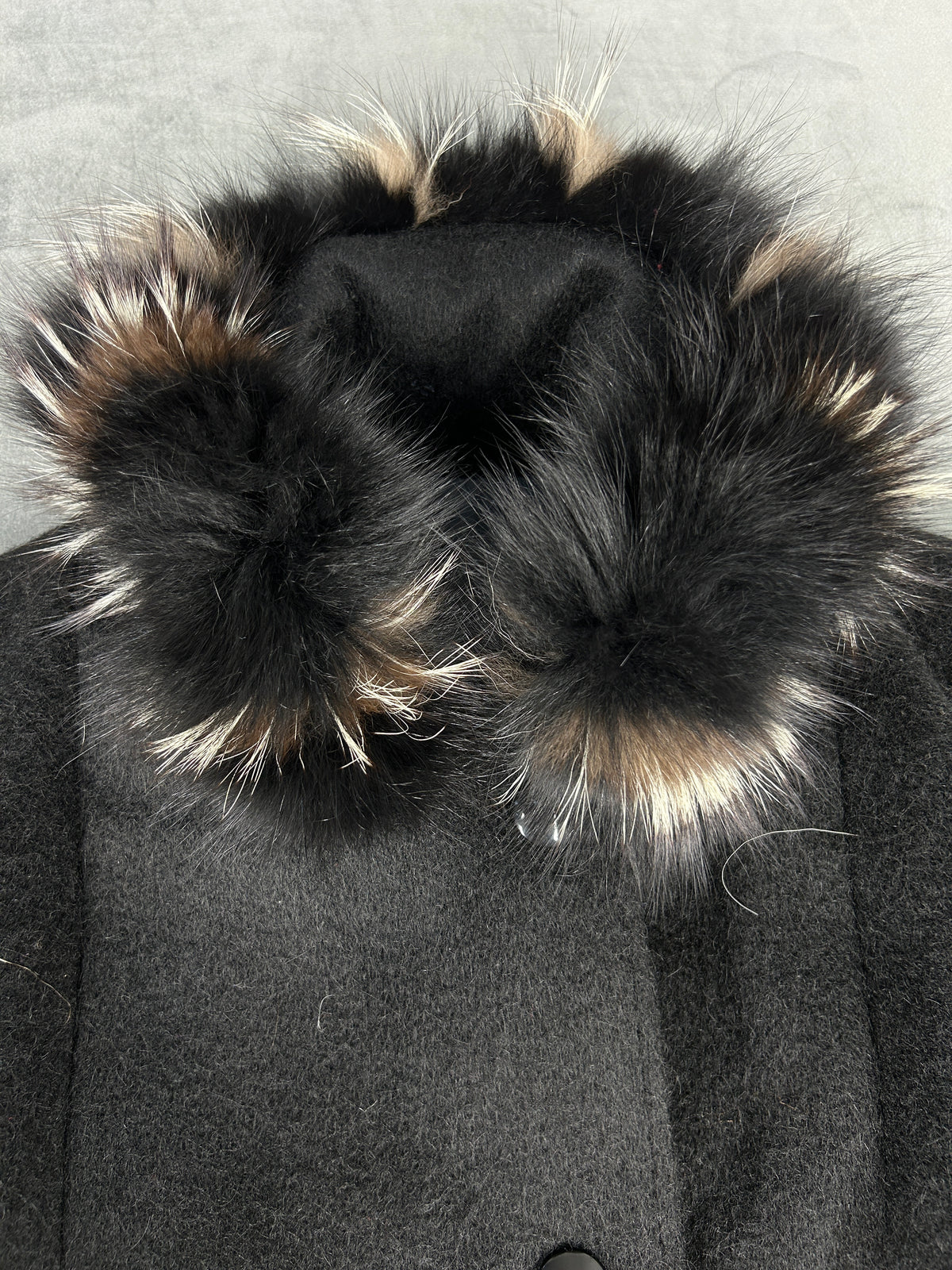 Cappotto nero con bordi in pelliccia Woessner vintage – Donna Taglia M
