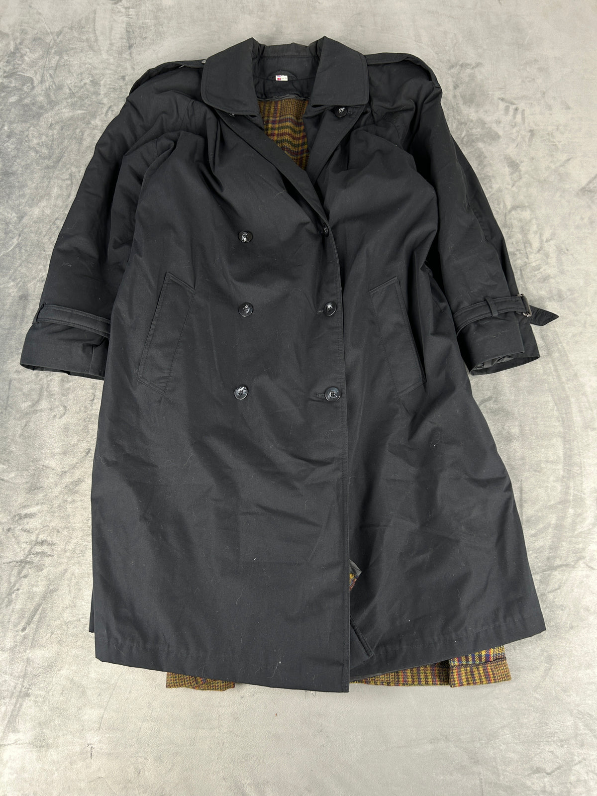 Trench impermeabile nero con fodera tartan vintage – Donna Taglia L