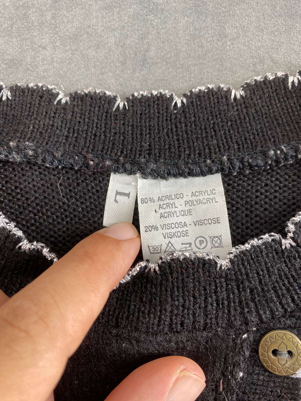 Maglione nero con inserto floreale vintage – Donna Taglia L