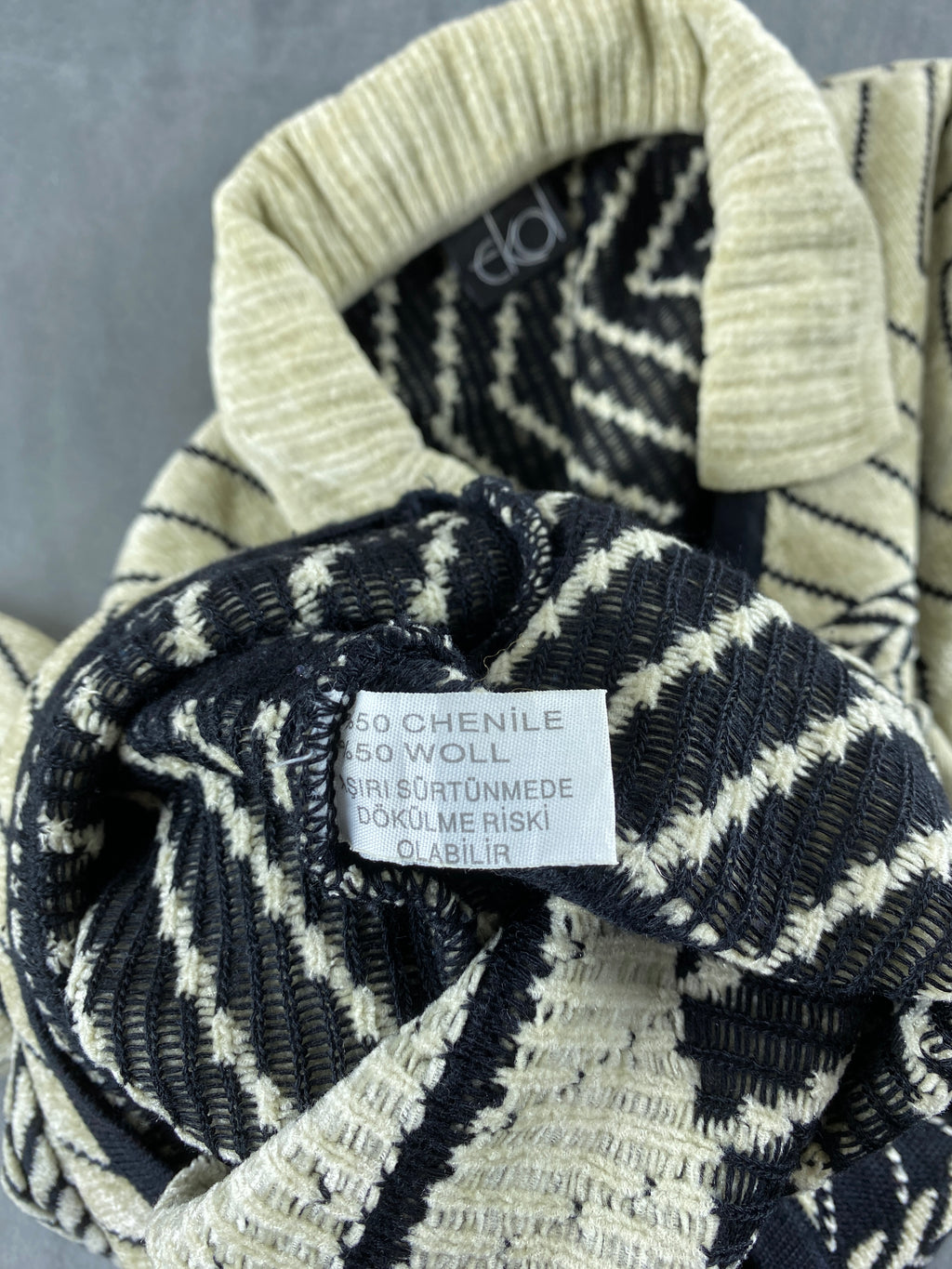 Cardigan jacquard geometrico panna e blu vintage – Donna Taglia M