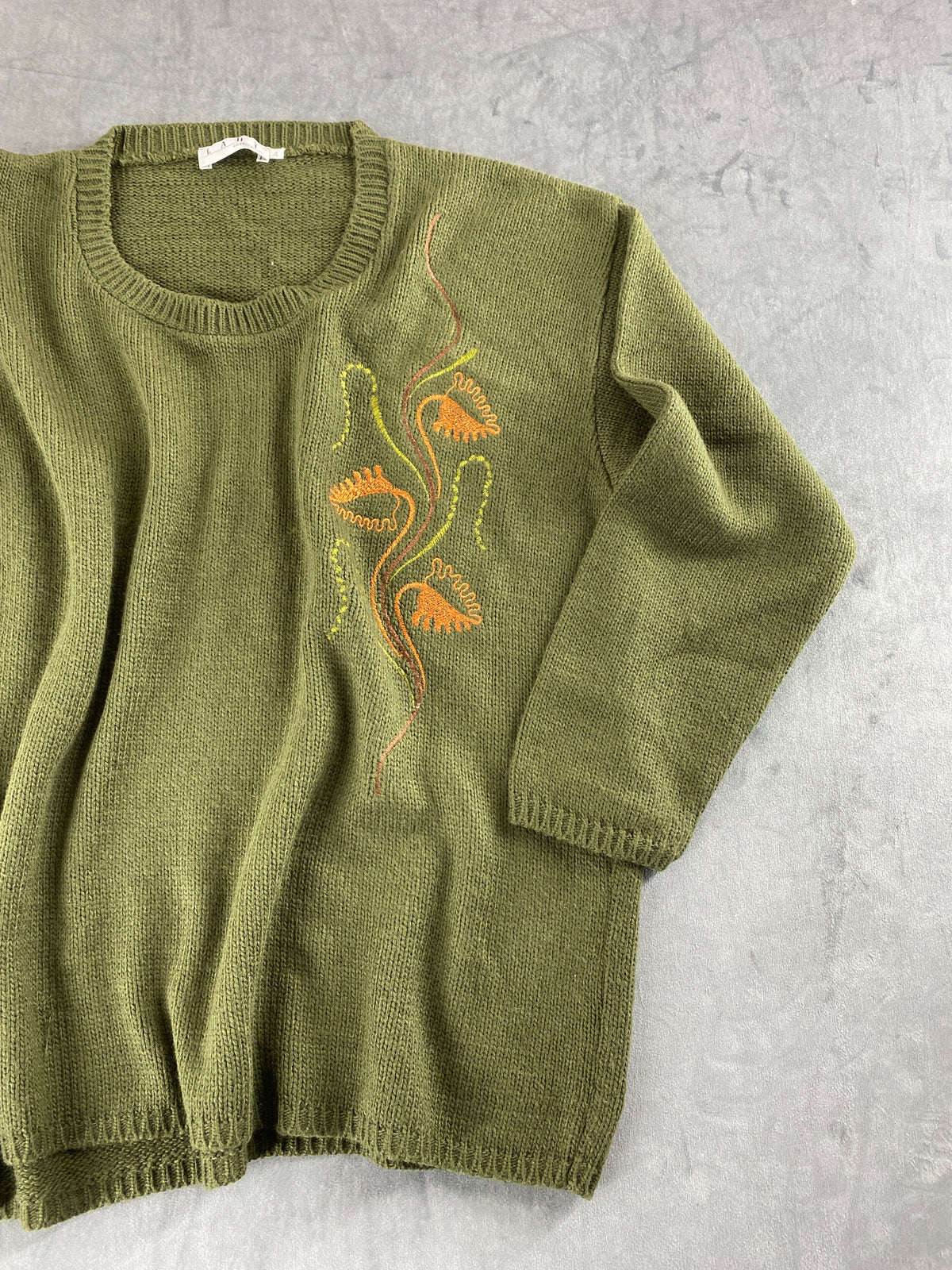 Maglione verde militare con ricamo floreale vintage – Donna Taglia M