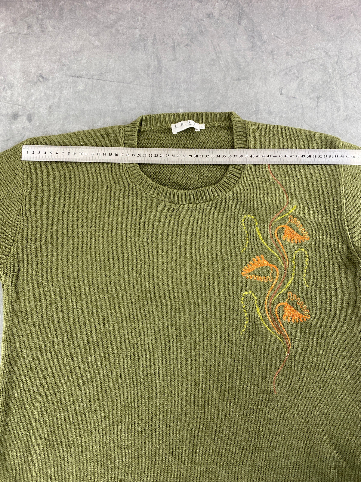 Maglione verde militare con ricamo floreale vintage – Donna Taglia M