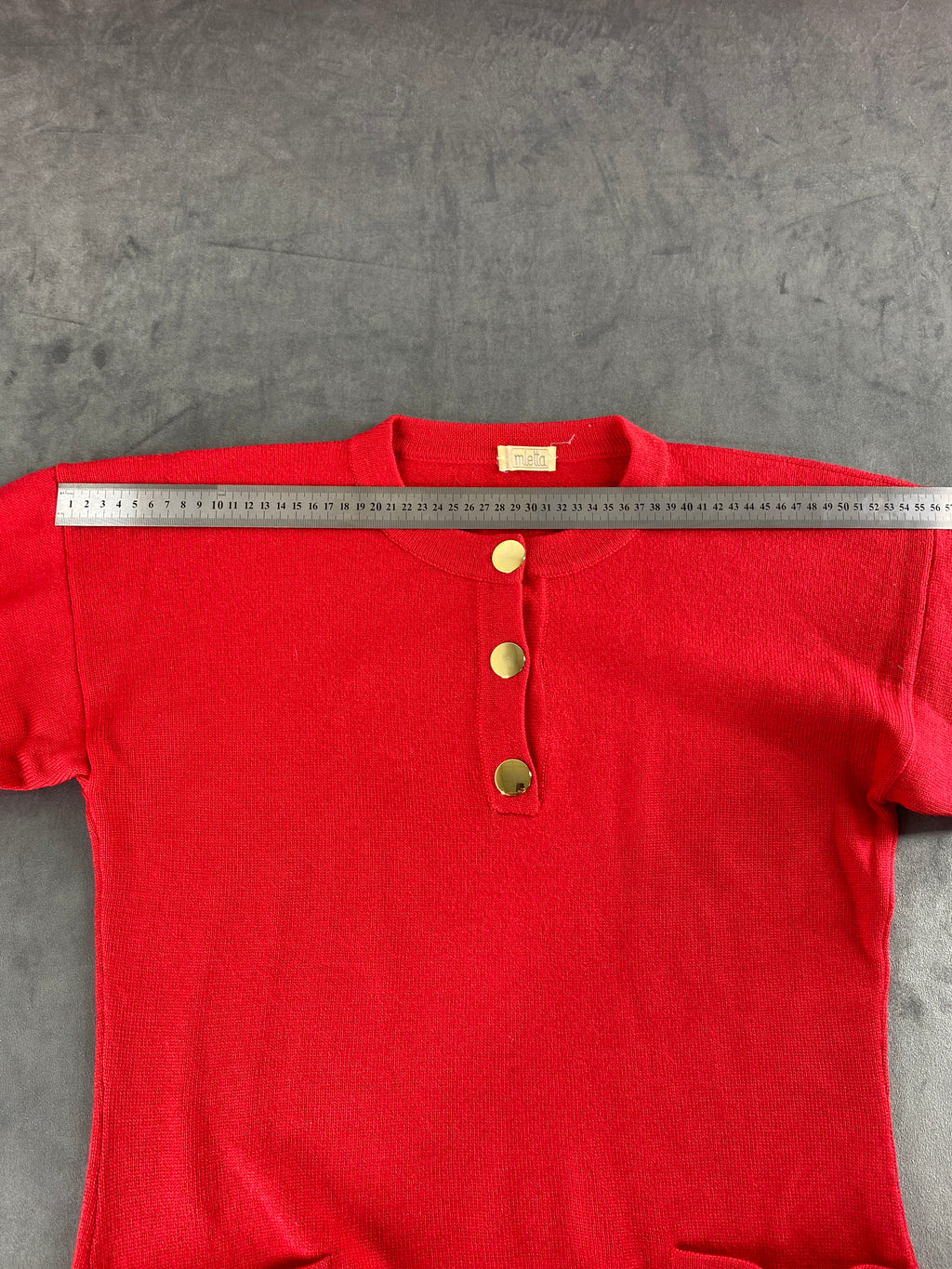 Maglione rosso con bottoni gioiello e tasche vintage – Donna Taglia L (IT 46)