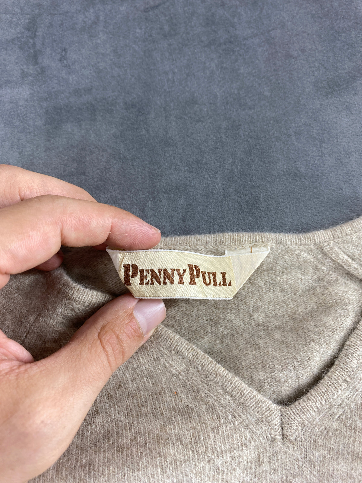 Maglione scollo a V beige in lana e cashmere Pennyblack vintage – Donna Taglia L