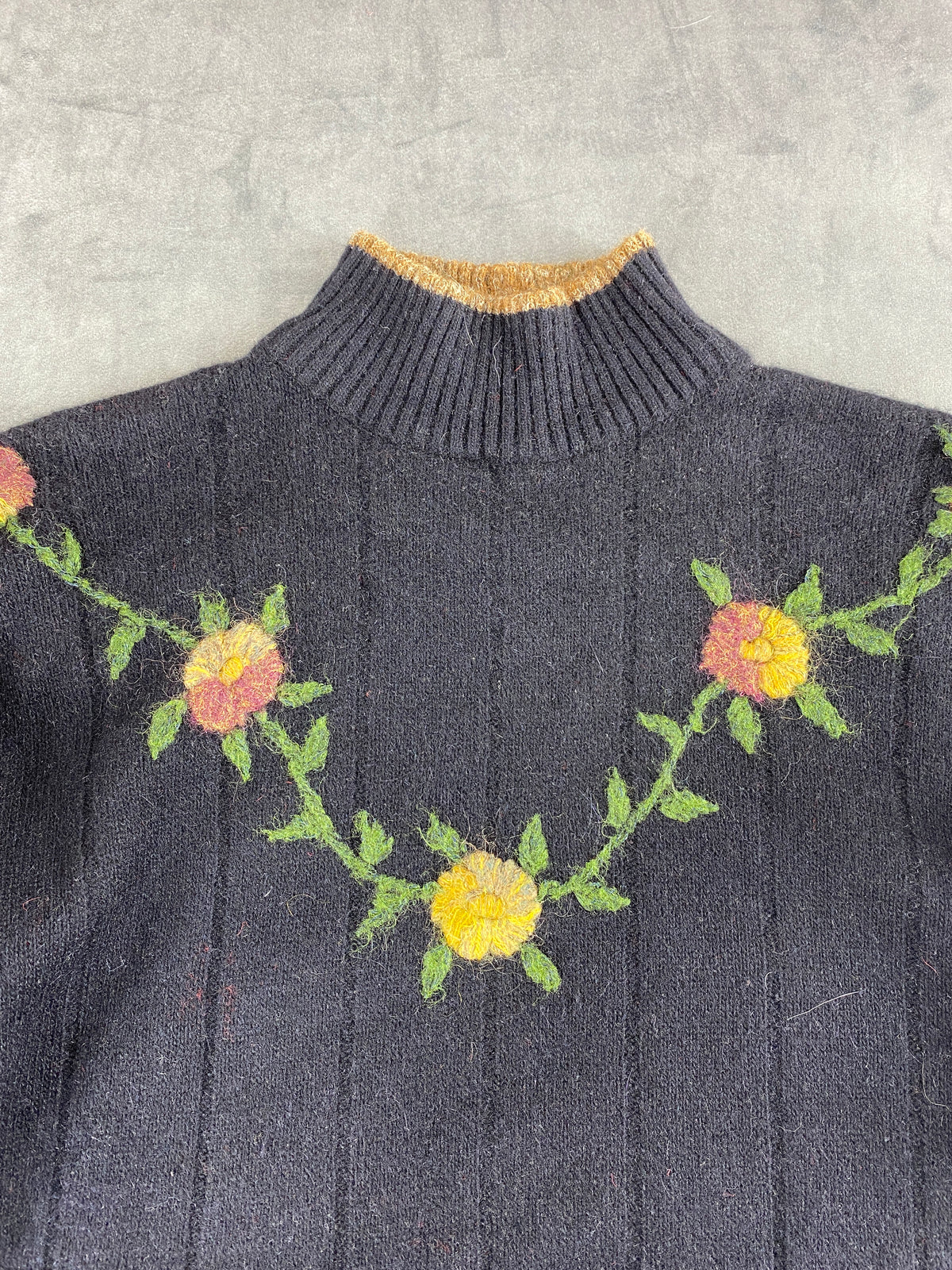 Maglione blu navy con ricamo floreale vintage – Donna Taglia M