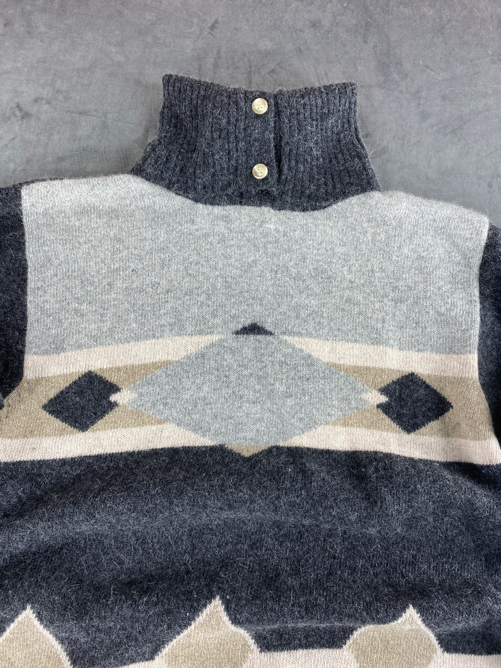 Maglione lupetto con fantasia geometrica grigio vintage – Donna Taglia L