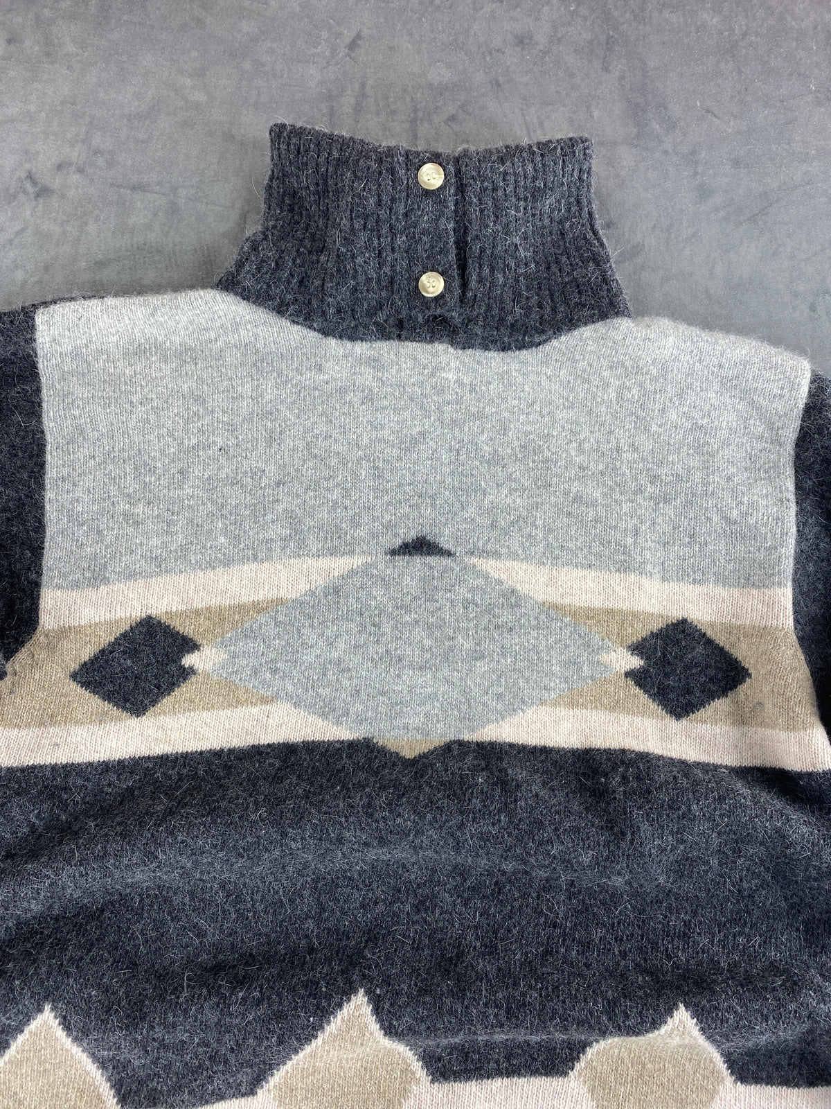 Maglione lupetto con fantasia geometrica grigio vintage – Donna Taglia L