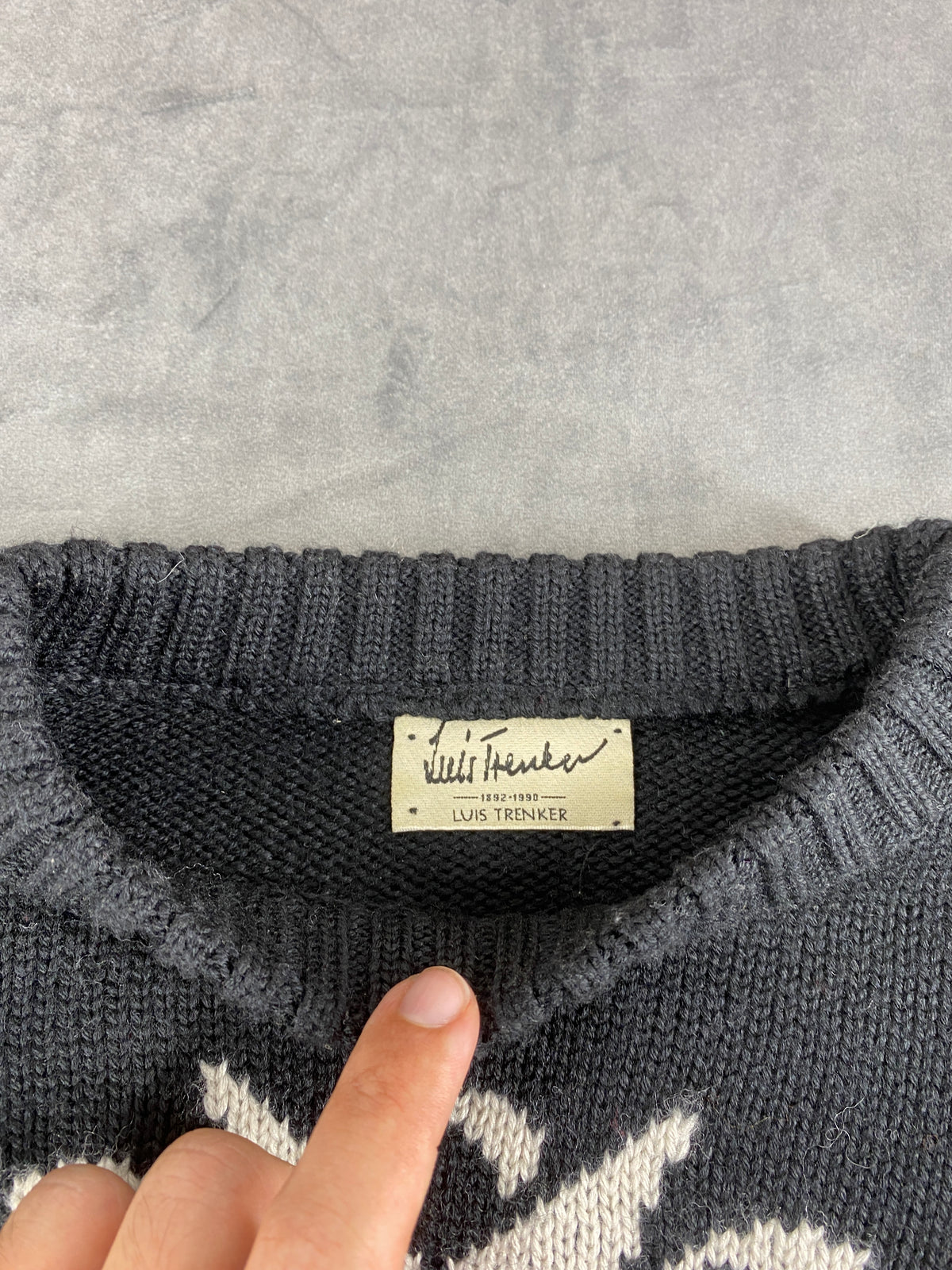 Maglione con ricamo alpino nero Luis Trenker vintage – Donna Taglia M